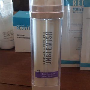 UNBLEMISH Dual Intensive Acne Treatment